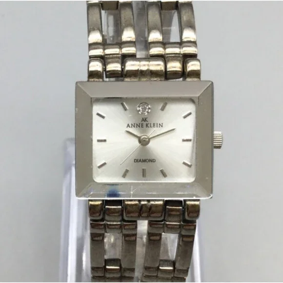 Vintage Anne Klein ladies silver tone bracelet watch NEW BATTERY Anne Klein Ladies Bracelet Watch in Silver Tone Vintage  main image 3